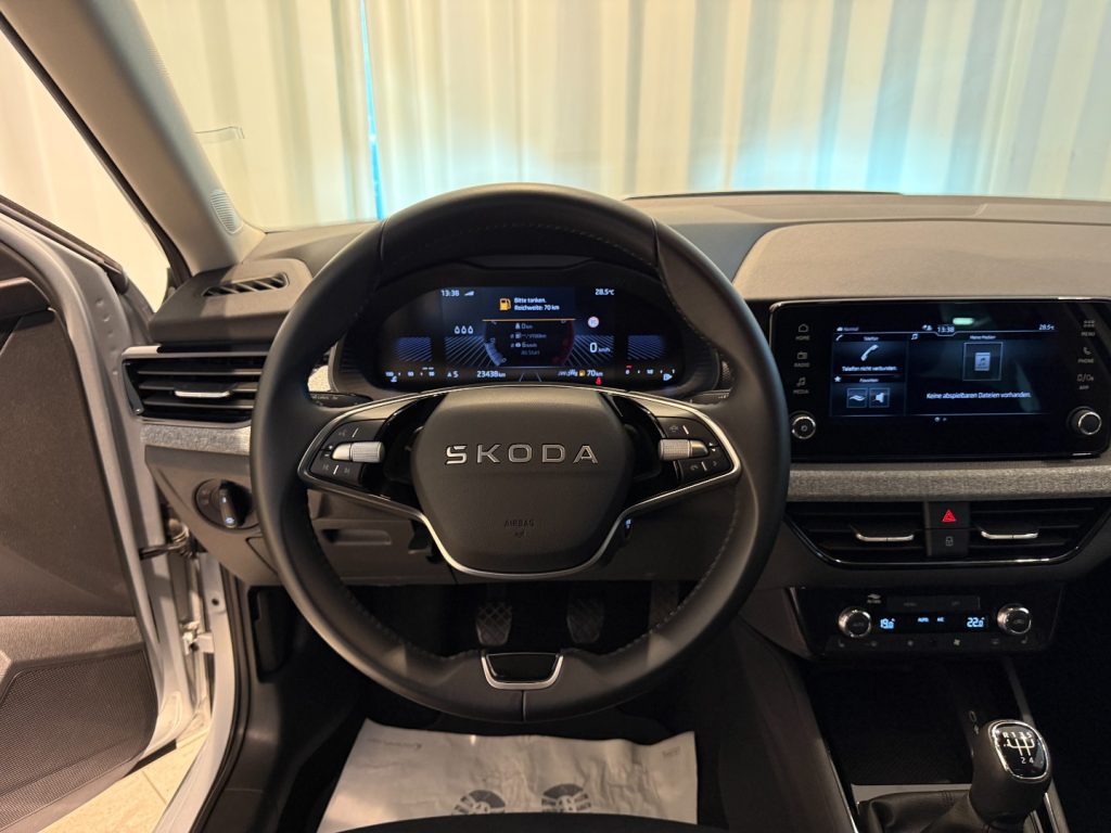 SKODA Kamiq 1.0 TSI Black Dots Camera LED DAB+ Keyless - 7