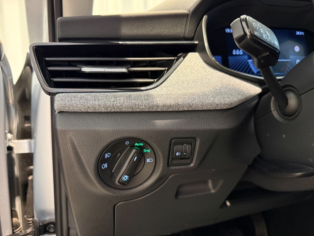 SKODA Kamiq 1.0 TSI Black Dots Camera LED DAB+ Keyless - 9