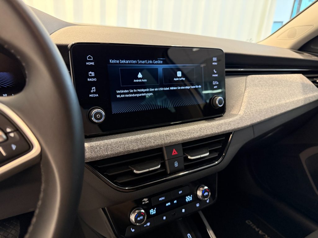 SKODA Kamiq 1.0 TSI Black Dots Camera LED DAB+ Keyless - 13