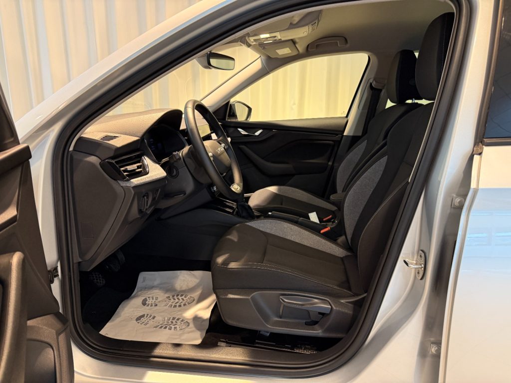 SKODA Kamiq 1.0 TSI Black Dots Camera LED DAB+ Keyless - 4