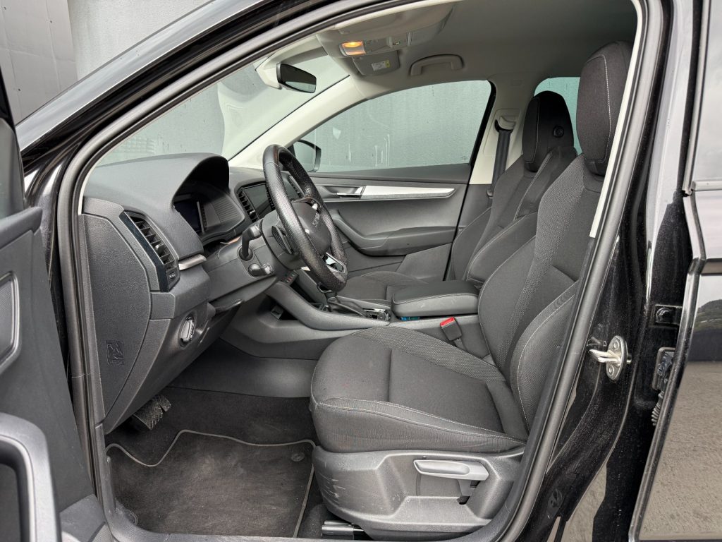 SKODA Karoq 2.0 TDI DSG Selection LED ACC Camera Travel - 4