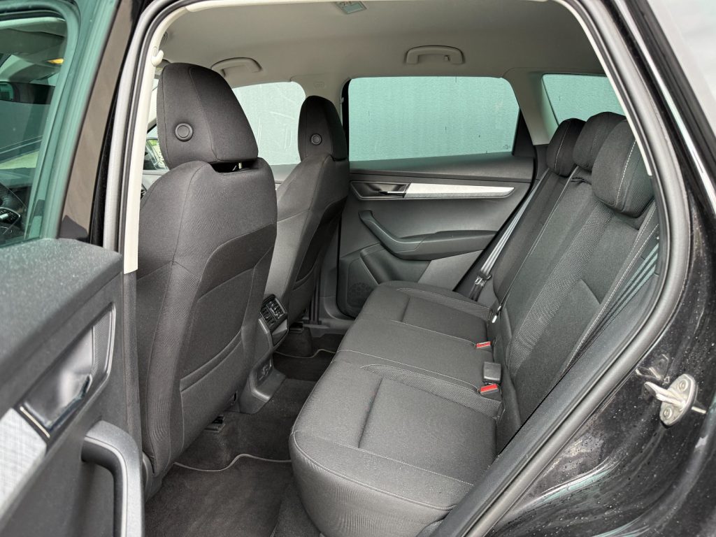 SKODA Karoq 2.0 TDI DSG Selection LED ACC Camera Travel - 5