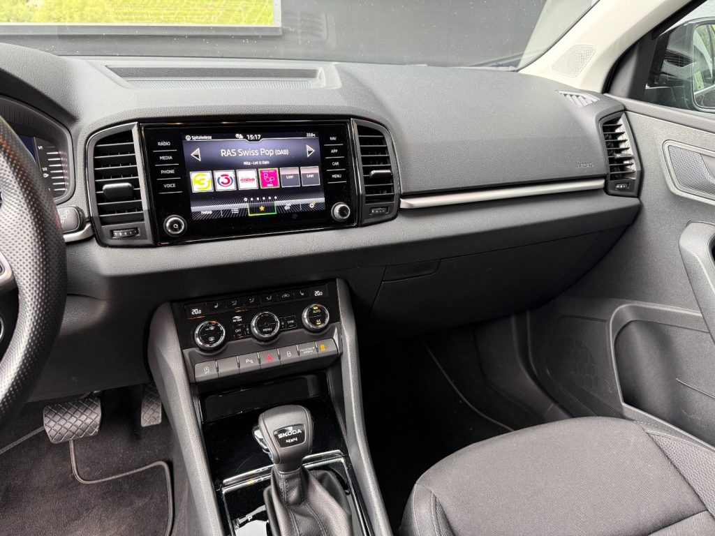 SKODA Karoq 2.0 TDI DSG Selection LED ACC Camera Travel - 8