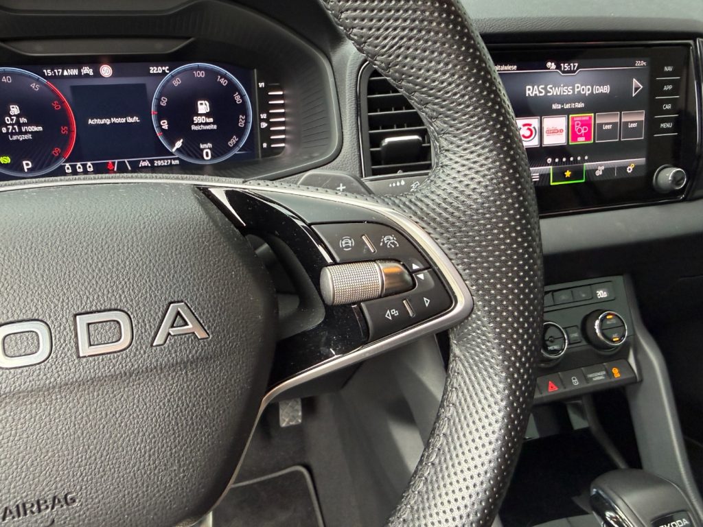 SKODA Karoq 2.0 TDI DSG Selection LED ACC Camera Travel - 13