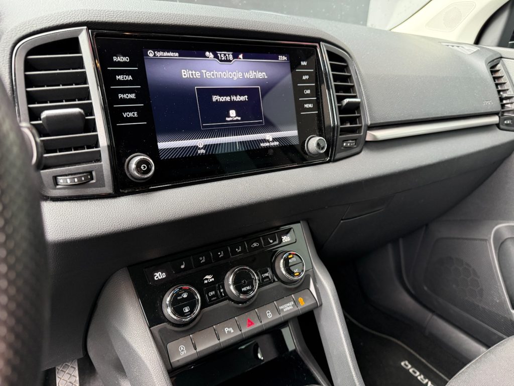 SKODA Karoq 2.0 TDI DSG Selection LED ACC Camera Travel - 15