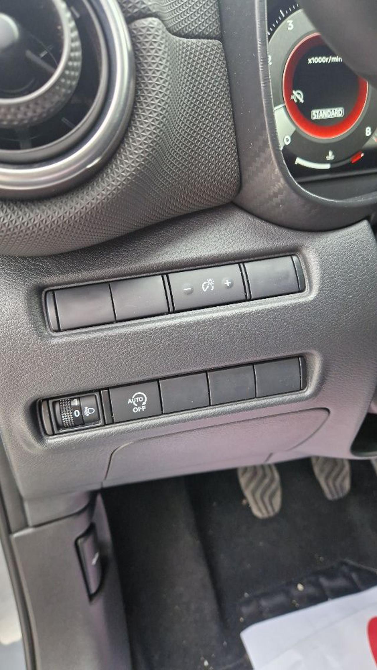 NISSAN Juke 1.0 DIG-T 114 CV N-Connecta - 24