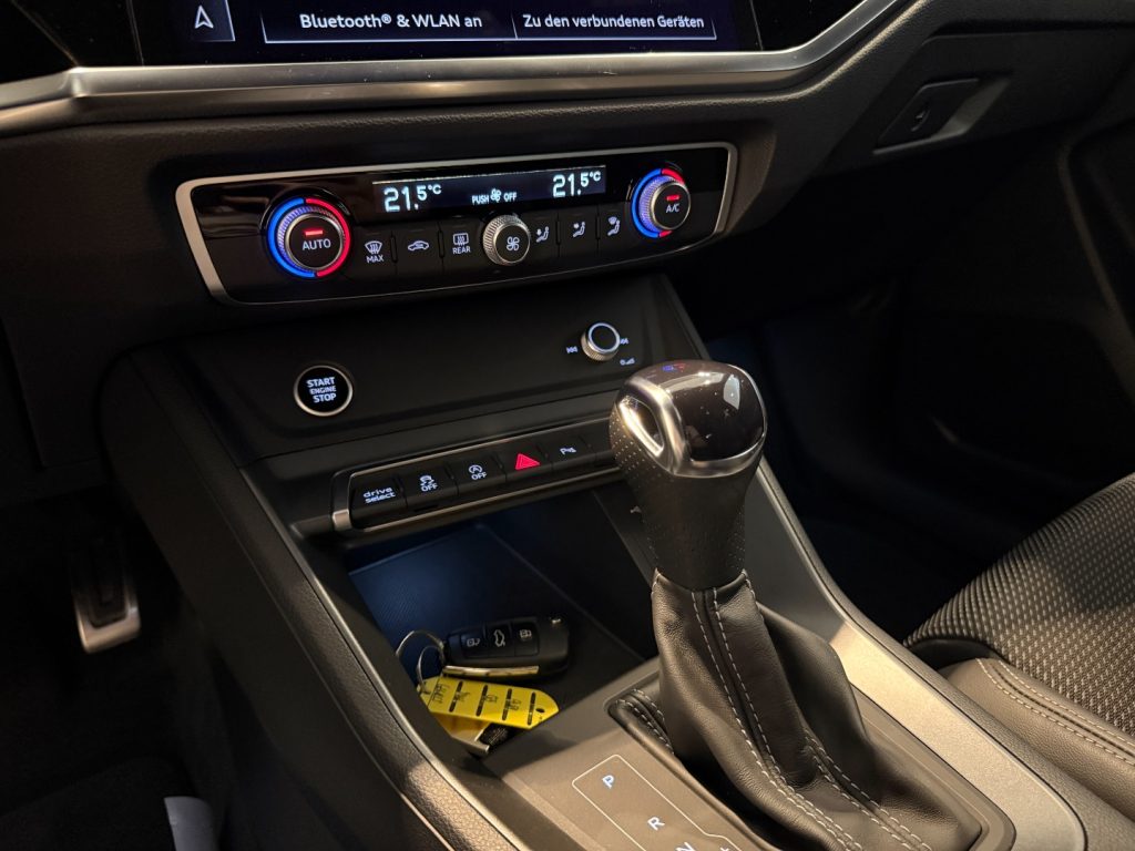 AUDI Q3 Sportback 40 TDI quattro S line Matrix Navi Camera - 17