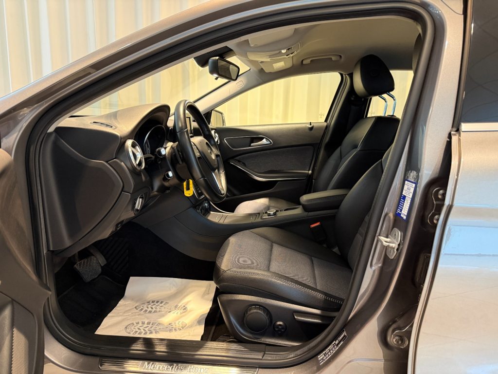 MERCEDES-BENZ GLA 200 CDI Automatic 4Matic Executive LED Navi Bluetooth - 4