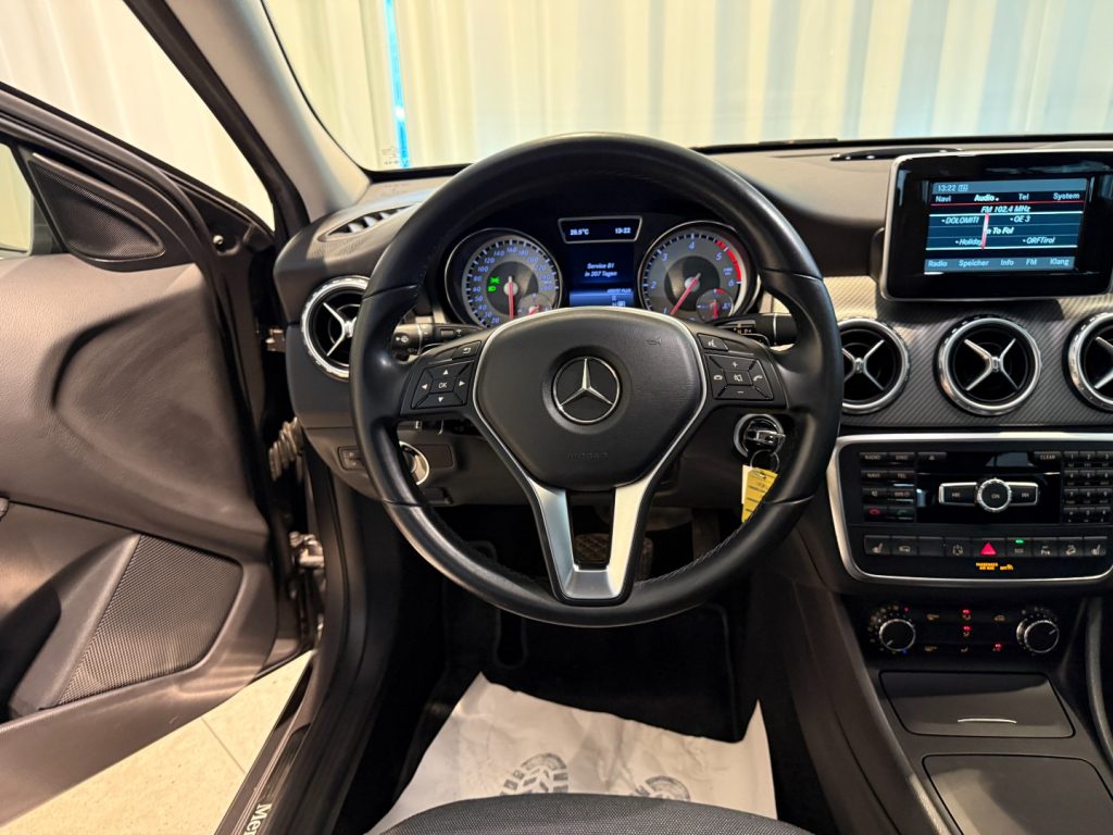 MERCEDES-BENZ GLA 200 CDI Automatic 4Matic Executive LED Navi Bluetooth - 7
