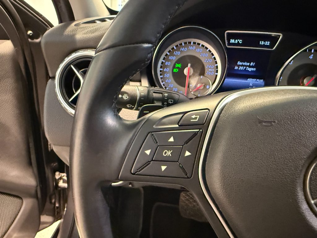 MERCEDES-BENZ GLA 200 CDI Automatic 4Matic Executive LED Navi Bluetooth - 10