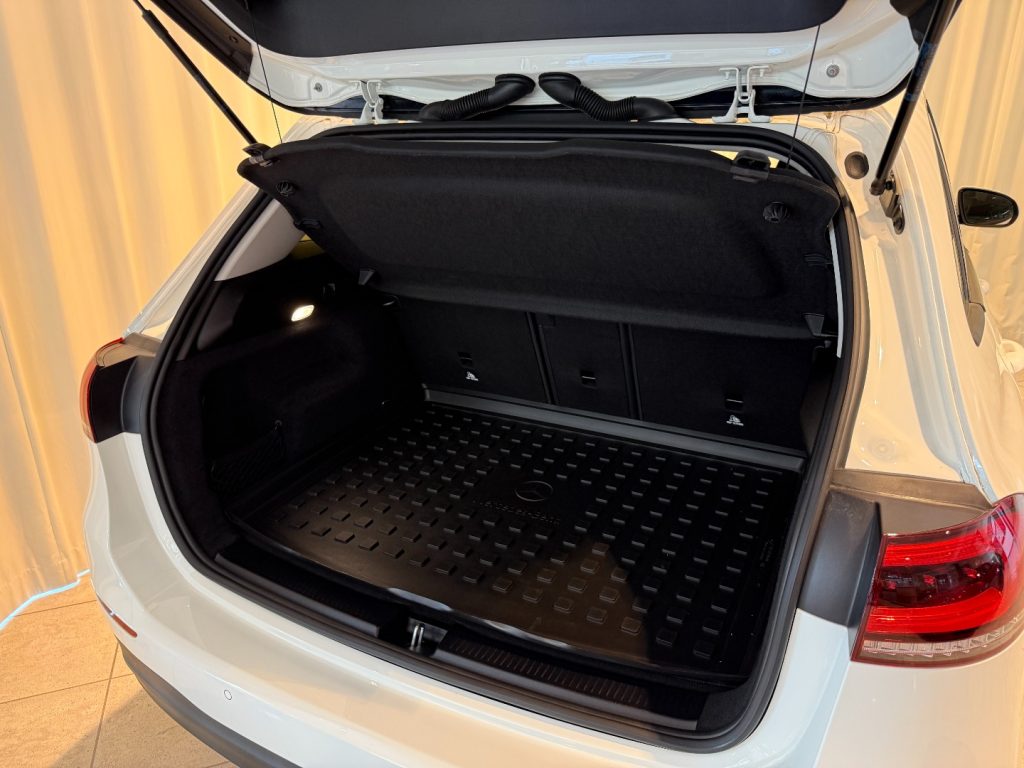 MERCEDES-BENZ B 180 d Assist Radio Park Assist Clima - 18
