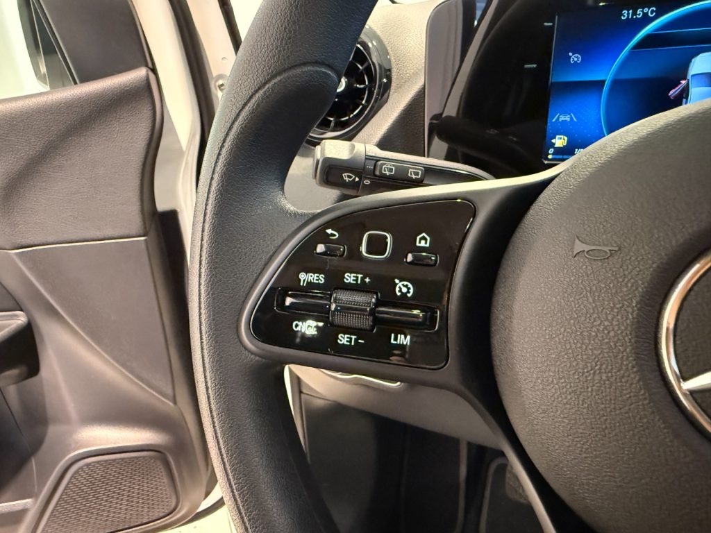 MERCEDES-BENZ B 180 d Assist Radio Park Assist Clima - 10