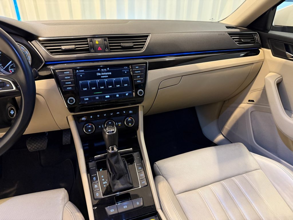 SKODA Superb 2.0 TSI DSG 4x4 Wagon Laurin&Klement ***HÄNDLER*** - 13