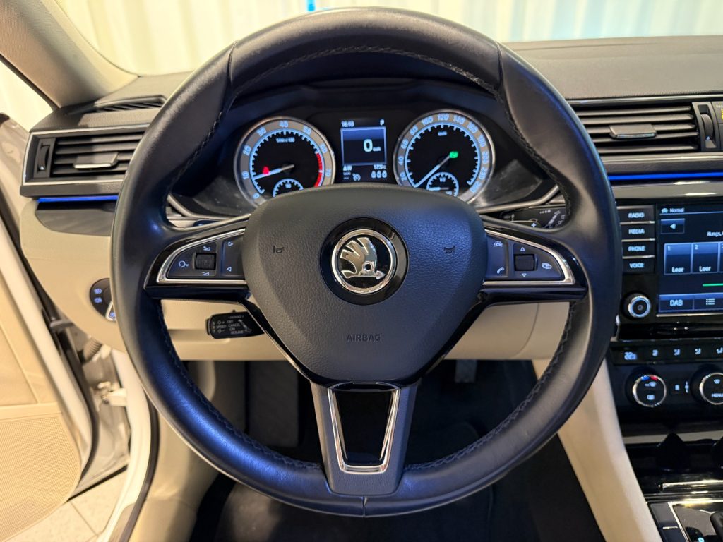 SKODA Superb 2.0 TSI DSG 4x4 Wagon Laurin&Klement ***HÄNDLER*** - 17