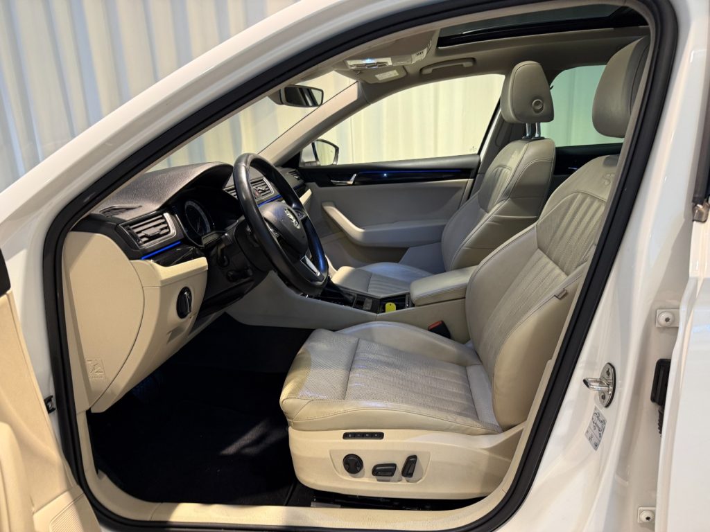 SKODA Superb 2.0 TSI DSG 4x4 Wagon Laurin&Klement ***HÄNDLER*** - 23