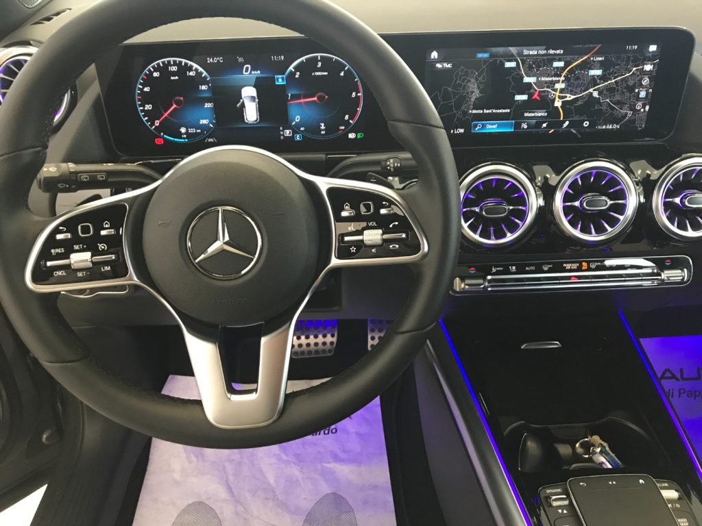 MERCEDES-BENZ GLA 200 d Automatic Sport Plus + Tetto - 10