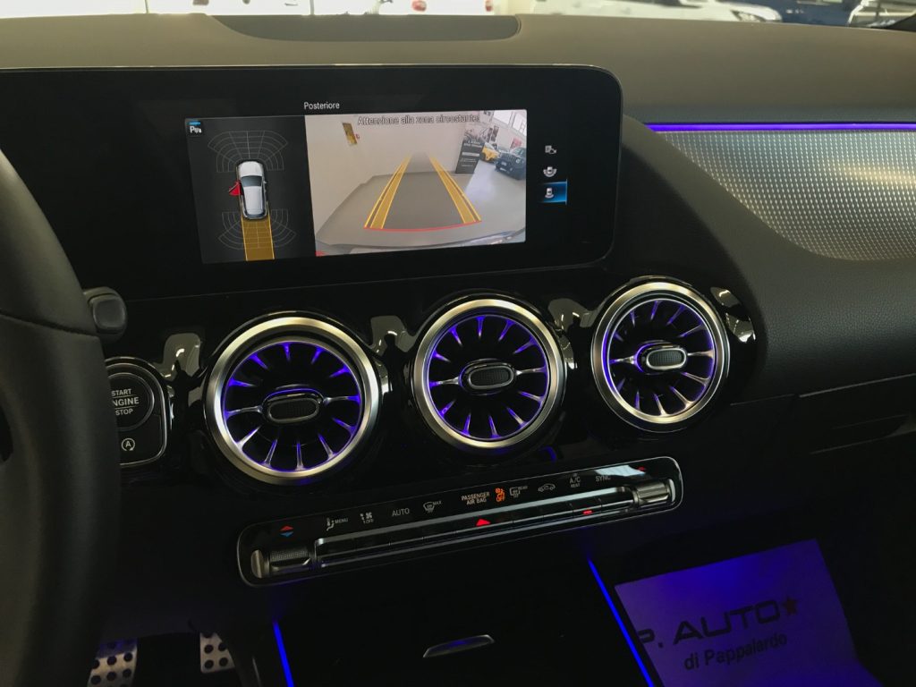 MERCEDES-BENZ GLA 200 d Automatic Sport Plus + Tetto - 21