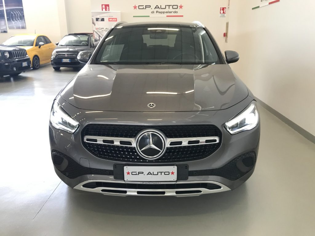 MERCEDES-BENZ GLA 200 d Automatic Sport Plus + Tetto - 2
