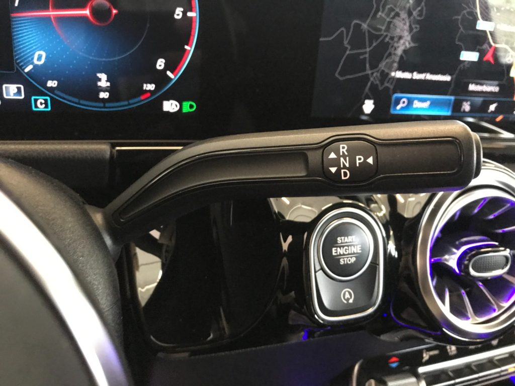 MERCEDES-BENZ GLA 200 d Automatic Sport Plus + Tetto - 14