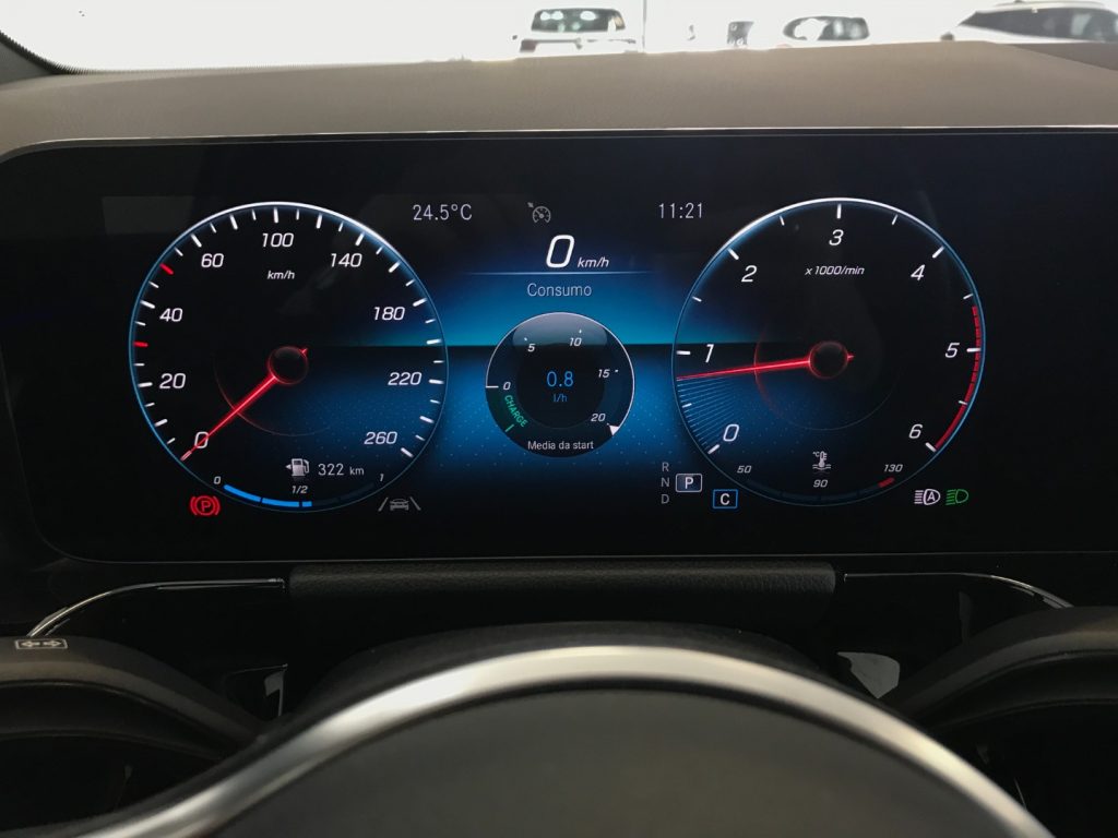 MERCEDES-BENZ GLA 200 d Automatic Sport Plus + Tetto - 16