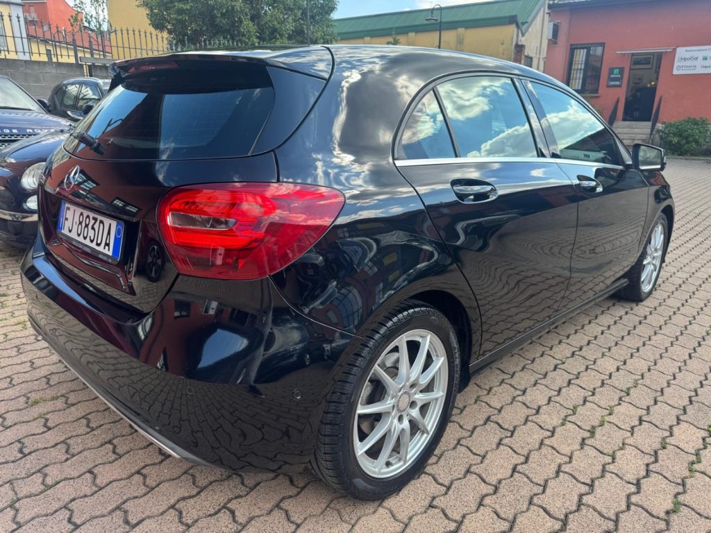 MERCEDES-BENZ A 180 d Premium - 5