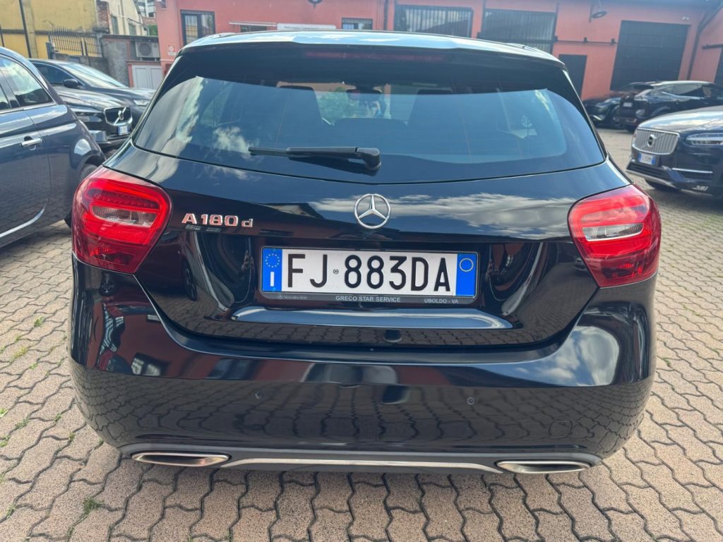 MERCEDES-BENZ A 180 d Premium - 6