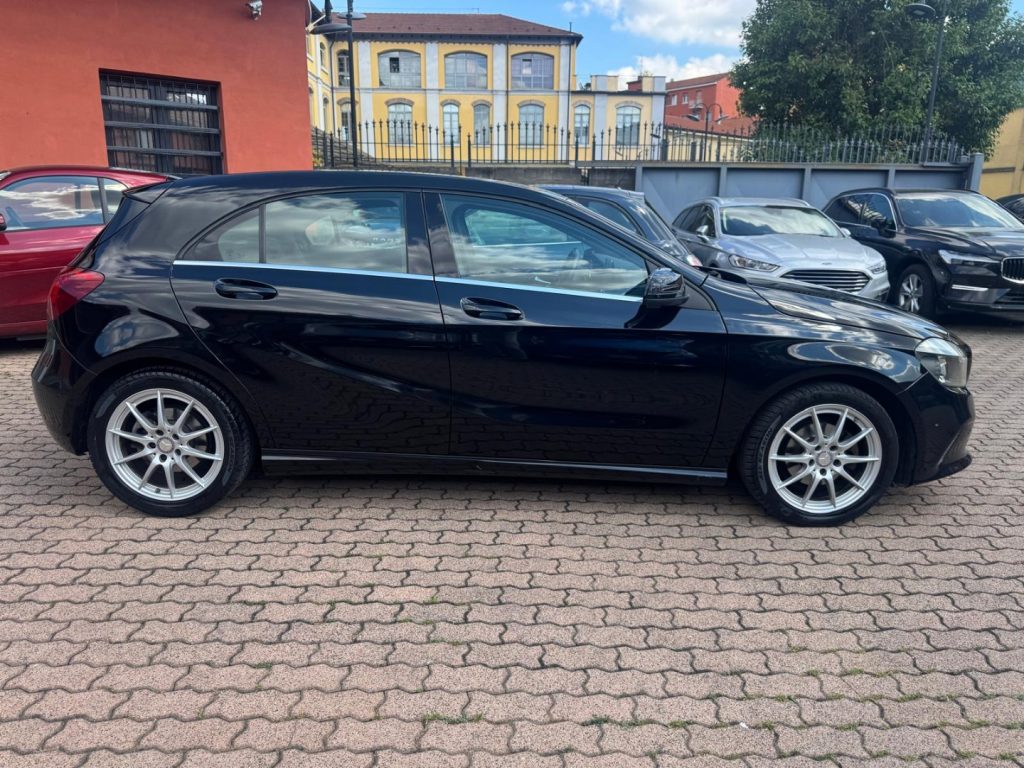 MERCEDES-BENZ A 180 d Premium - 7