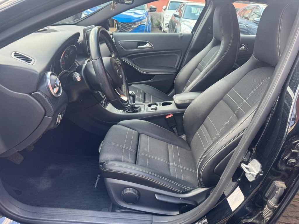 MERCEDES-BENZ A 180 d Premium - 14