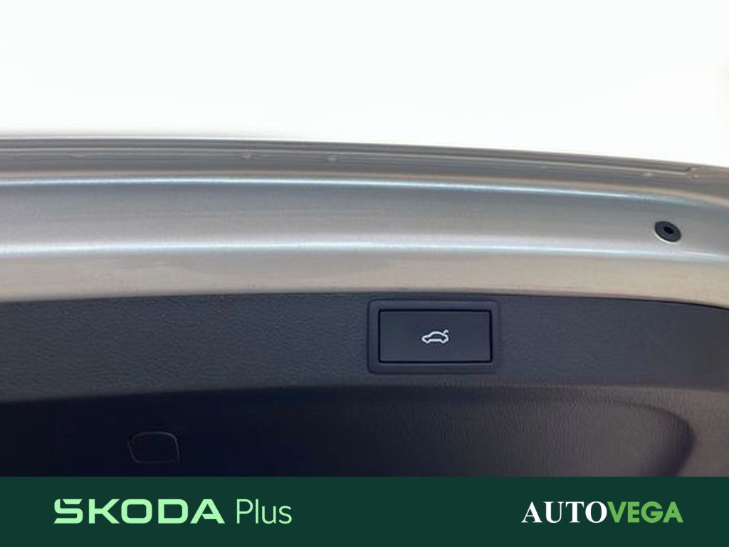 SKODA Octavia wagon 2.0 tdi selection 150cv dsg - 20