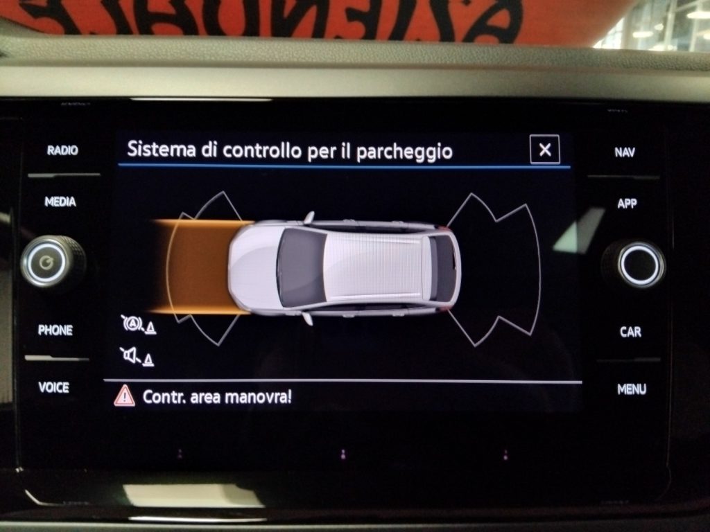 VOLKSWAGEN Taigo 1.0 TSI R-Line TETTO 17 CON GRIMALDI SPECIAL DAY - 19