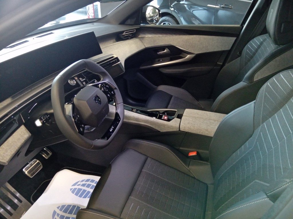 Clicca per ingrandire 3008 - Hybrid 145 e-DCS6 GT KM ZERO - OFFERTA PROMO!!