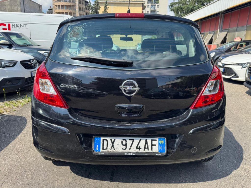 OPEL Corsa 1.2 5 porte Cosmo - 3