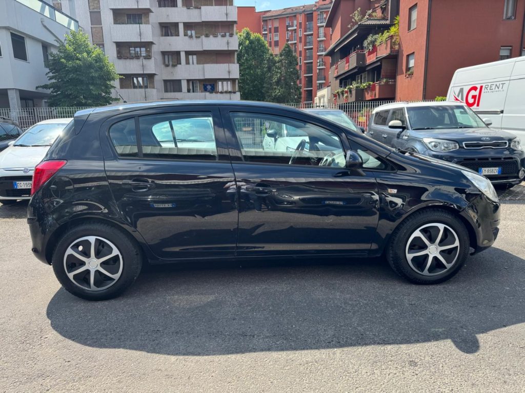 OPEL Corsa 1.2 5 porte Cosmo - 5