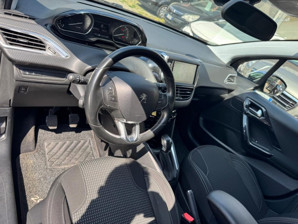 PEUGEOT 208 1.2 82CV 5 porte Allure - 10