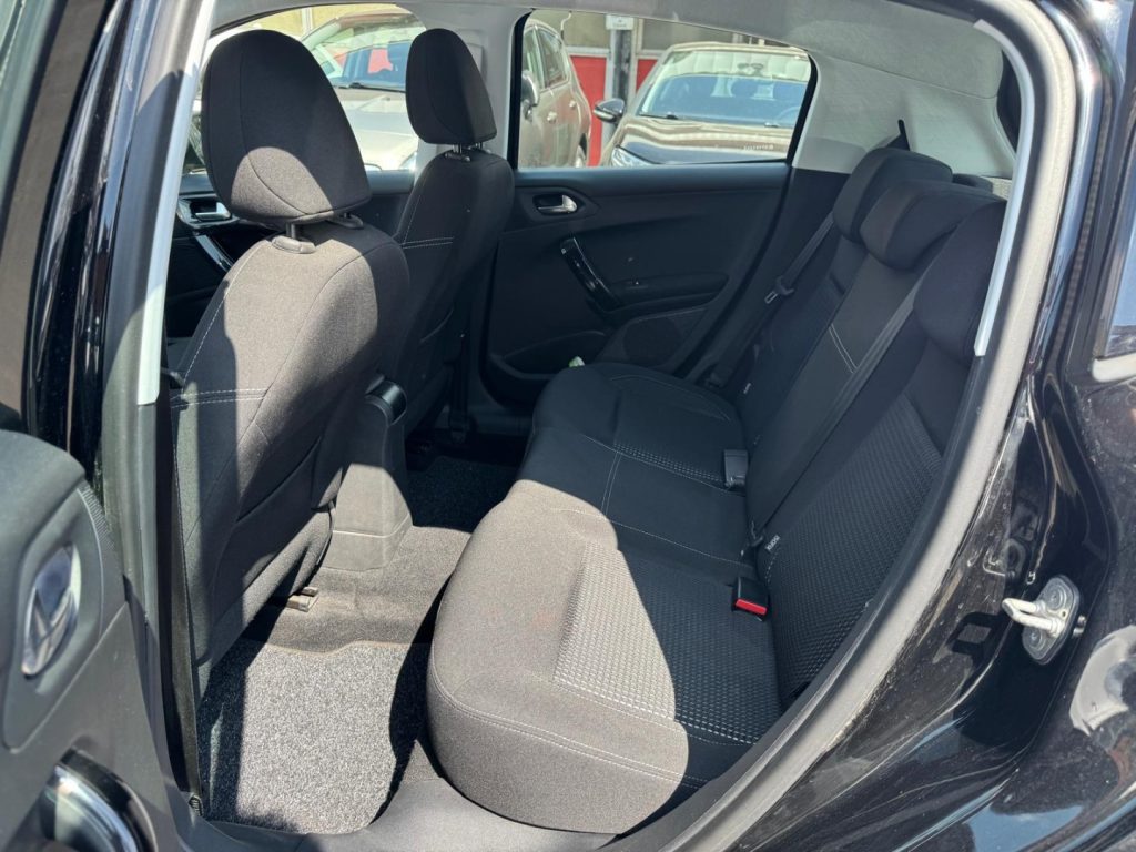 PEUGEOT 208 1.2 82CV 5 porte Allure - 13