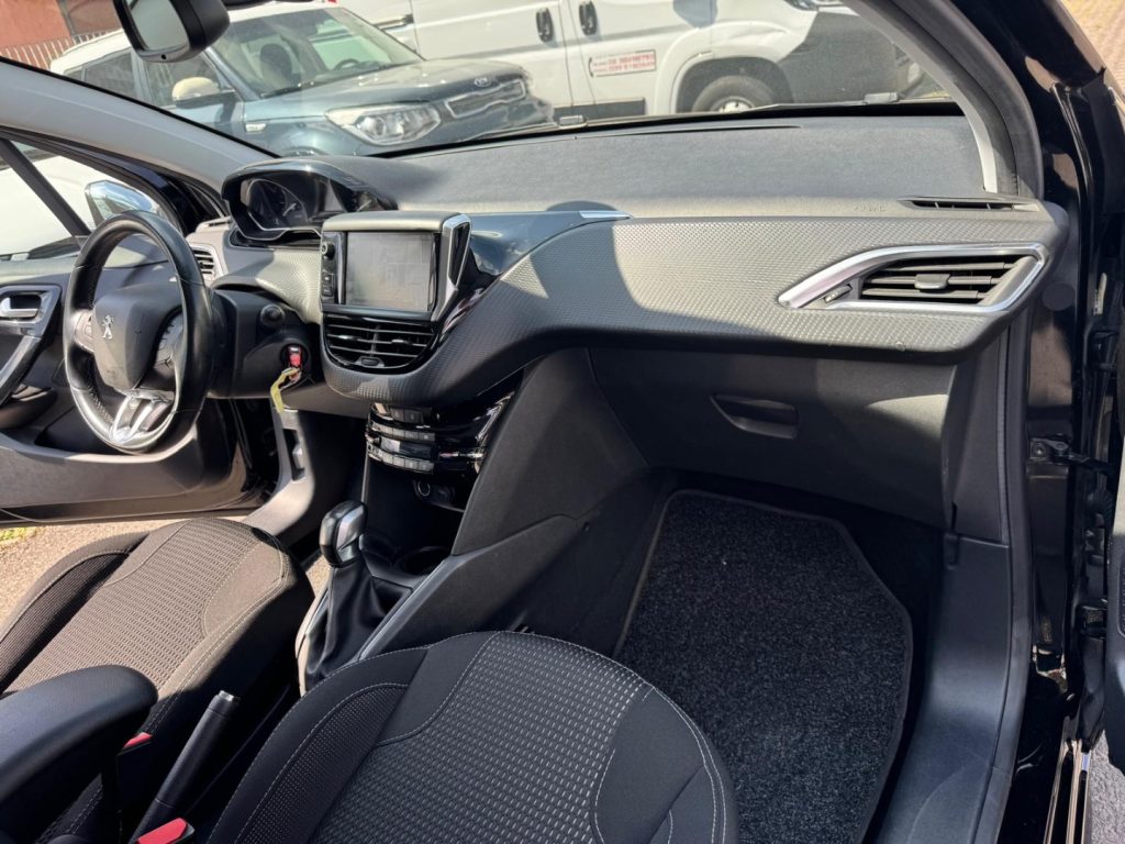 PEUGEOT 208 1.2 82CV 5 porte Allure - 16