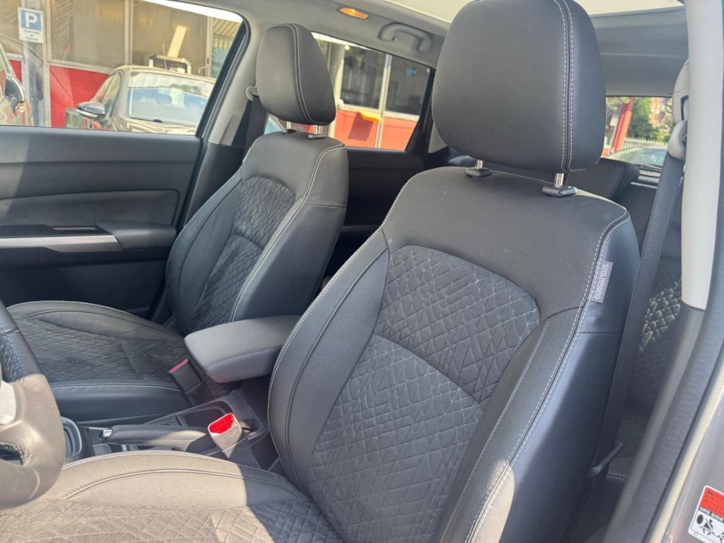 SUZUKI Vitara 1.5 140V Hybrid A/T Starview - 17