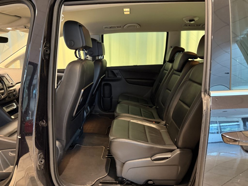 VOLKSWAGEN Sharan 2.0 TDI DSG 4MOTION Executive PELLE 7P GANCIO - 5