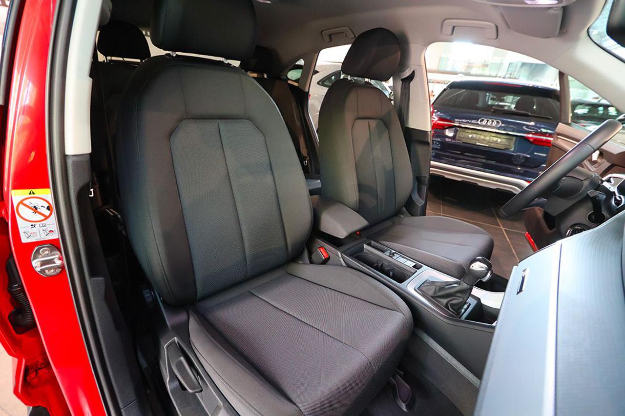 AUDI Q3 35 TDI Sportback S-Tronic Business Plus - 17