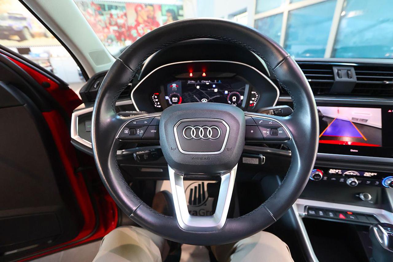 AUDI Q3 35 TDI Sportback S-Tronic Business Plus - 21