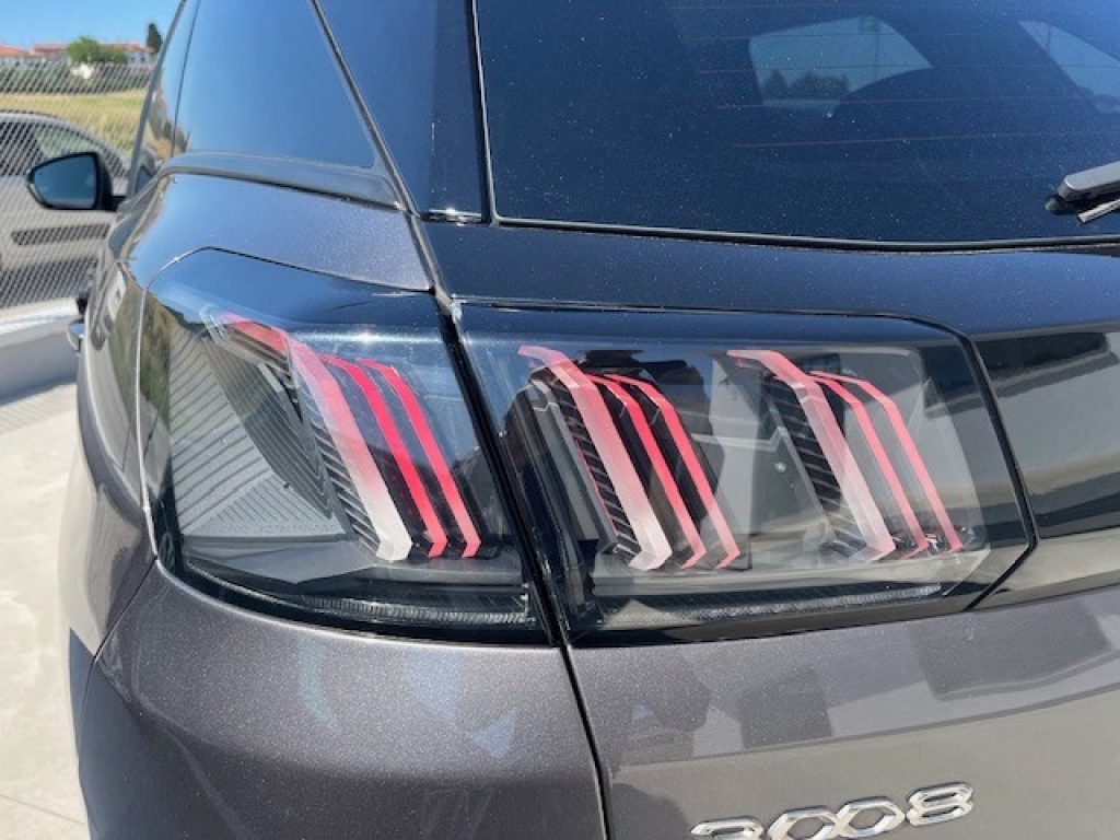 PEUGEOT 3008 BlueHDi 130 S&S EAT8 Allure Pack - 9
