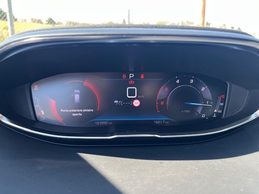 PEUGEOT 3008 BlueHDi 130 S&S EAT8 Allure Pack - 17