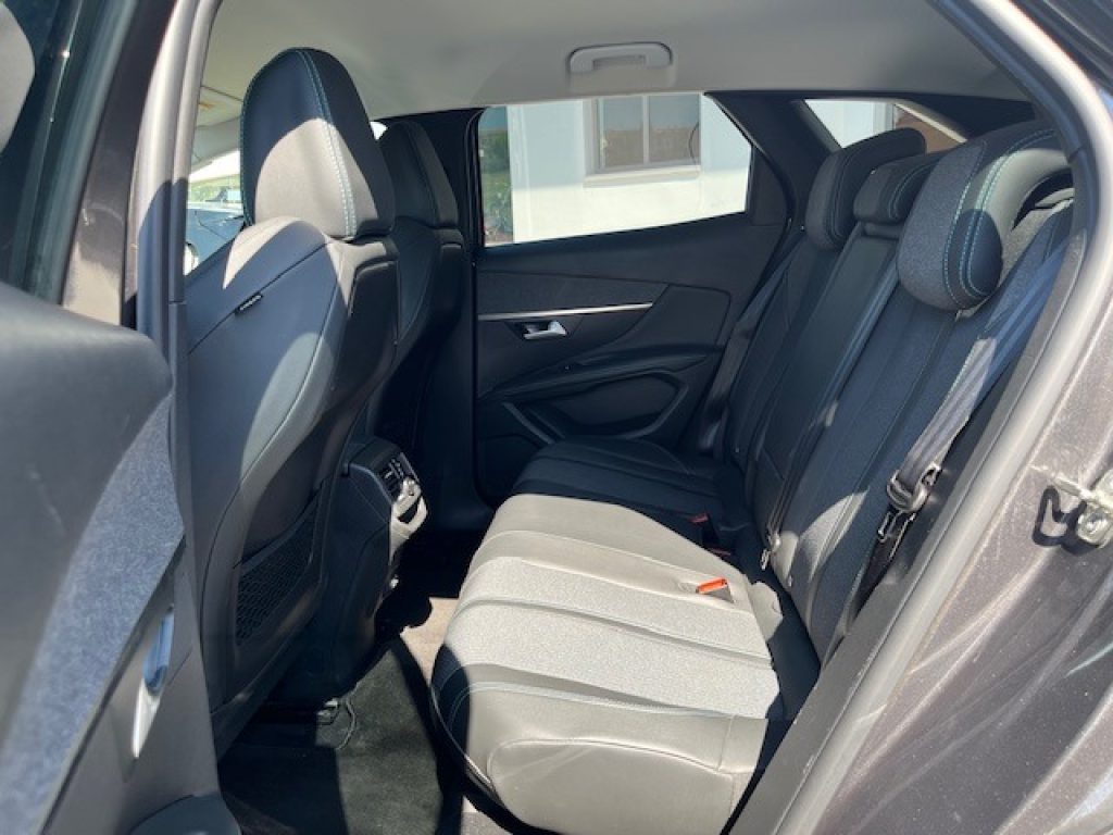 PEUGEOT 3008 BlueHDi 130 S&S EAT8 Allure Pack - 21