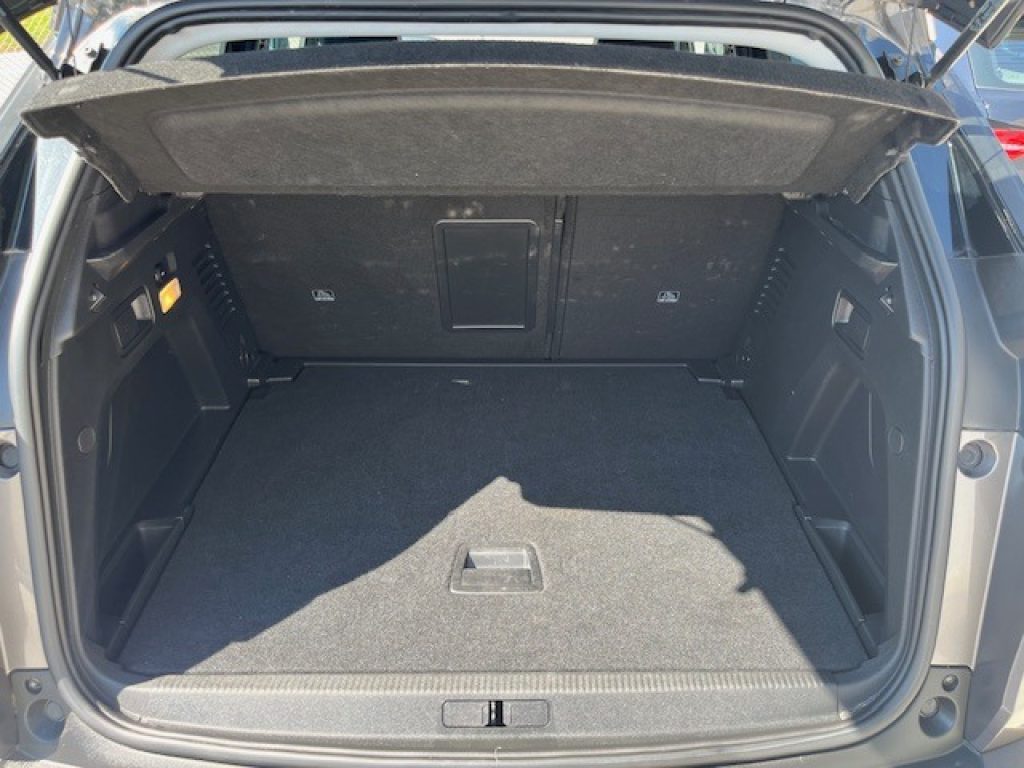 PEUGEOT 3008 BlueHDi 130 S&S EAT8 Allure Pack - 22