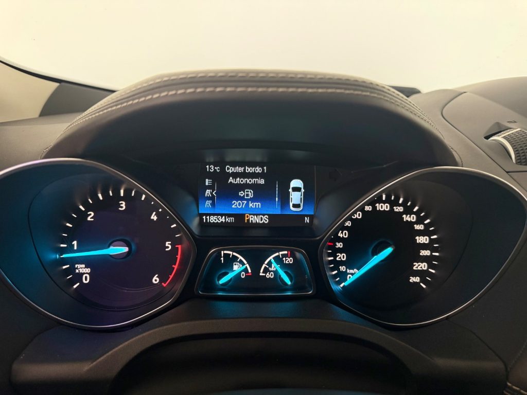FORD Kuga 2.0 TDCI 150 CV S&S 4WD Powershift Vignale - 23