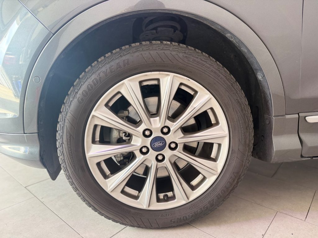 FORD Kuga 2.0 TDCI 150 CV S&S 4WD Powershift Vignale - 22