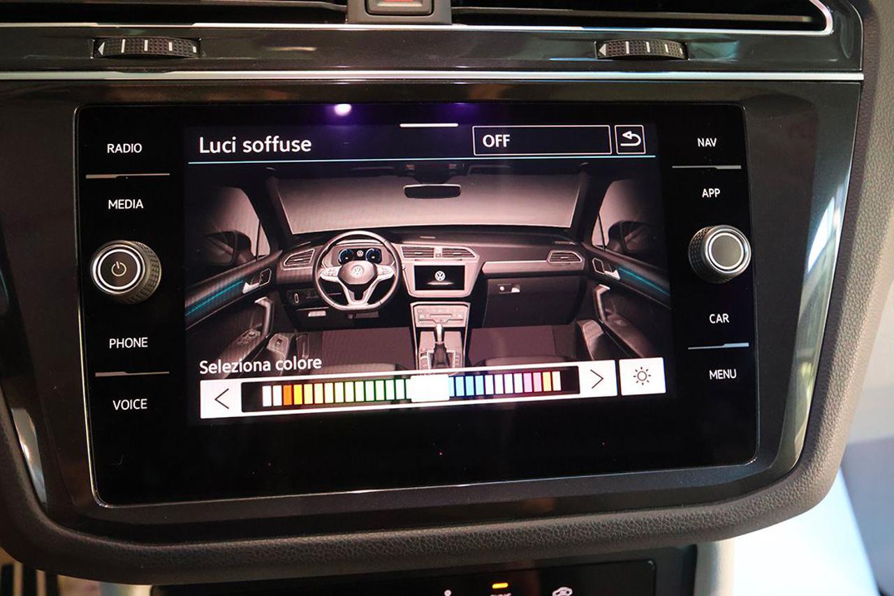 VOLKSWAGEN Tiguan 2.0 TDI 150cv SCR DSG Elegance - 32