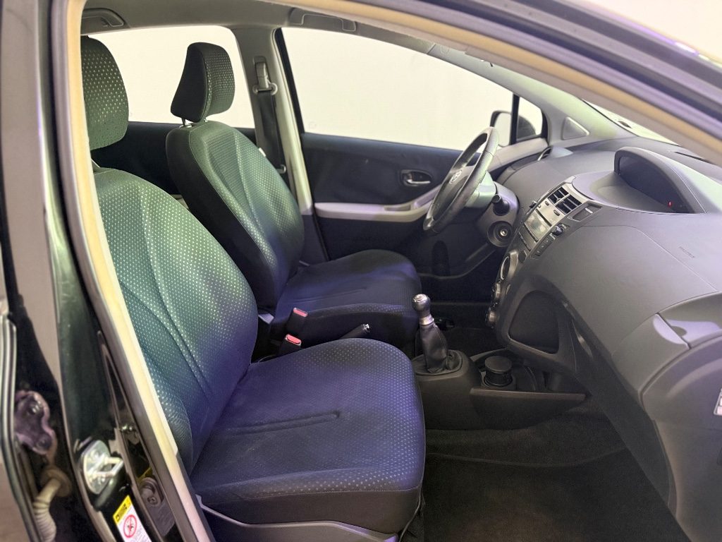TOYOTA Yaris 1.0 5 ,porte Sol - 16