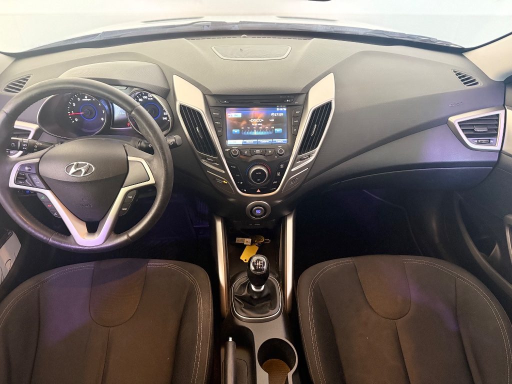 HYUNDAI Veloster 1.6 GDI Comfort - 12
