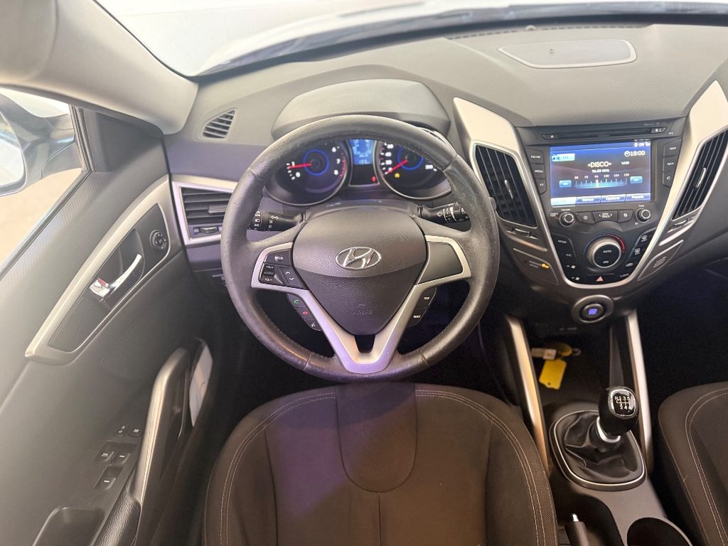 HYUNDAI Veloster 1.6 GDI Comfort - 13